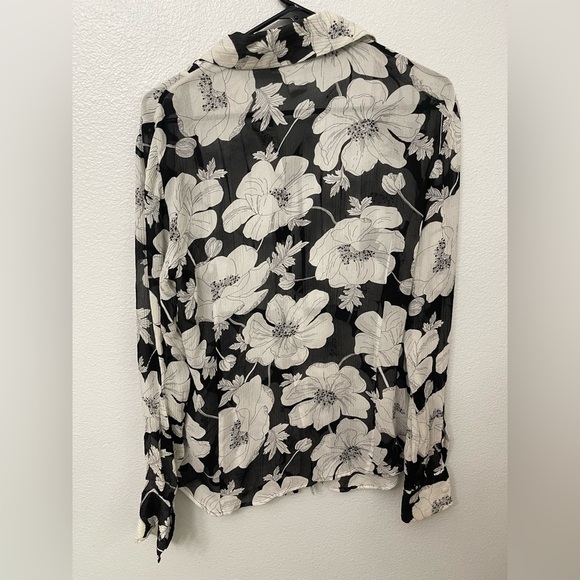 Alfani Floral Collared Button Down Silk Black and White Blouse Size 12 - Picture 5 of 7